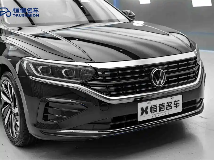 Volkswagen Passat 2022 330TSI Luxury Edition фото 9