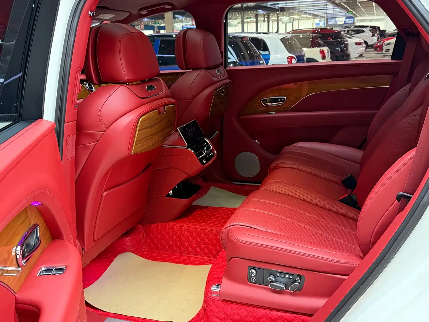 Bentley Bentayga 2024 2024 4.0T V8 Long Wheelbase
