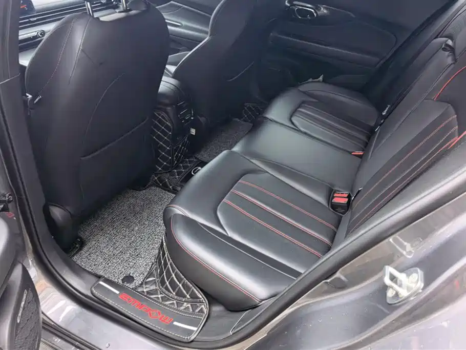 GAC Trumpchi Trumpchi Emkoo 2023 270T DCT J16 Edition фото 11