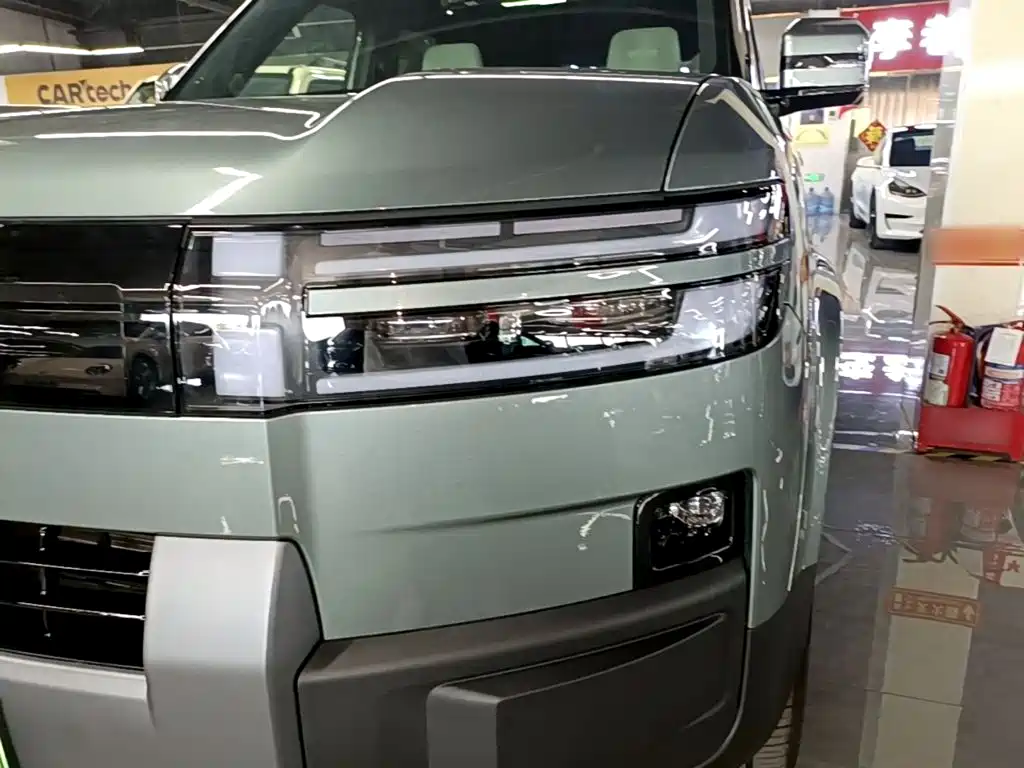 Fang Cheng Bao Titanium 7 2026 2025 AWD Base Model