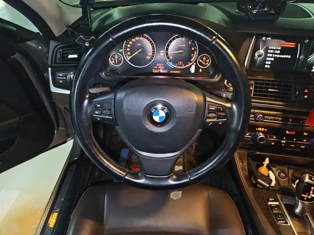 BMW 5 Series 2014 525Li Luxury Design Package фото 3