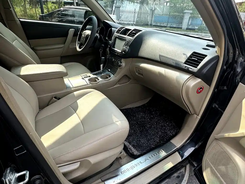 Toyota Highlander 2011 2009 2.7L 2WD 5-seater Sport Edition