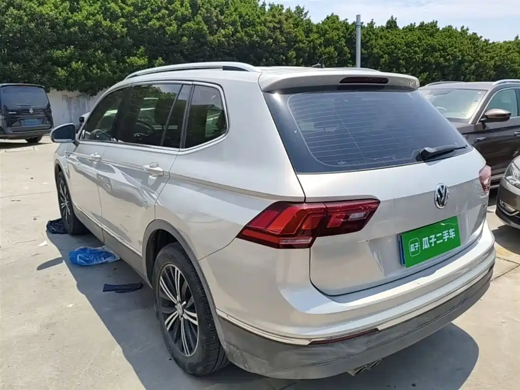 Volkswagen Tiguan L 2019 330TSI Automatic 2WD Panorama Comfort Edition China VI фото 5