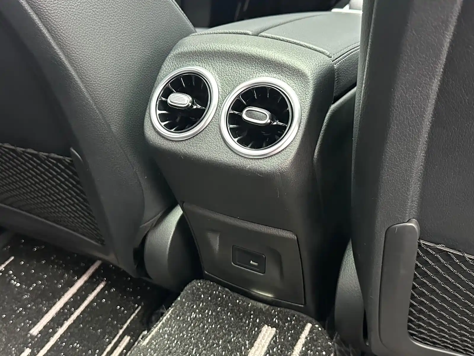 Фото 16 - Mercedes-Benz A-Class
