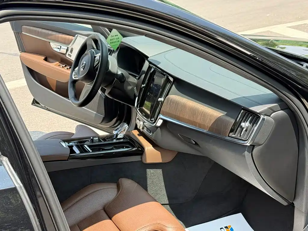 Volvo S90 Plug-in Hybrid 2024 2024 PHEV AWD Long Range Excellence Luxury Edition