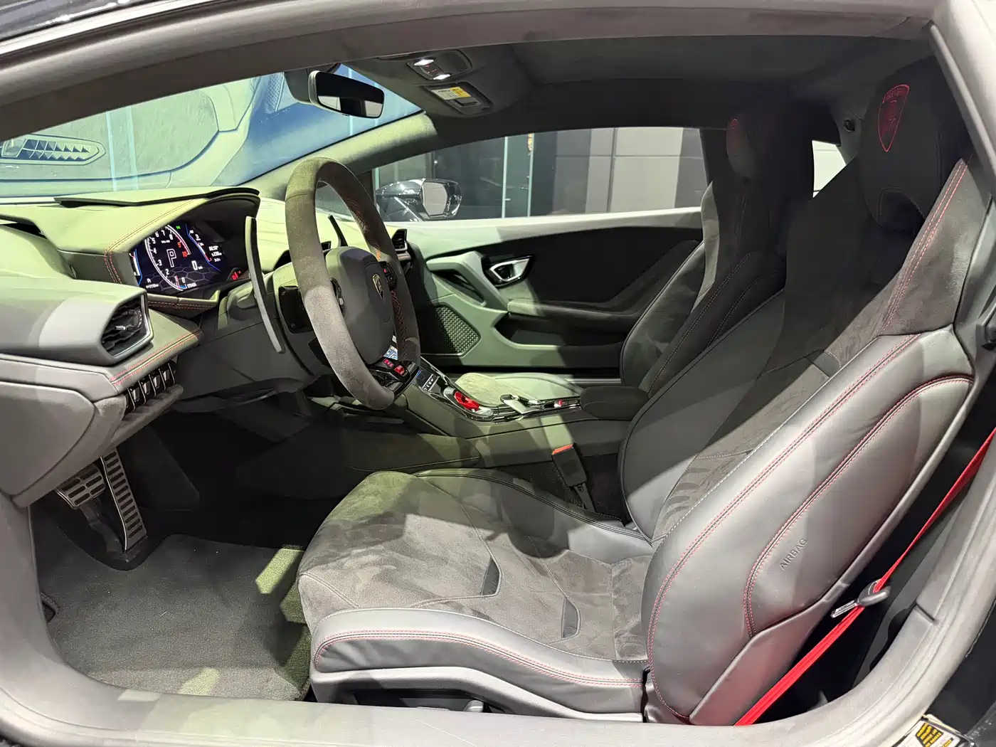 LAMBORGHINI HURACÁN