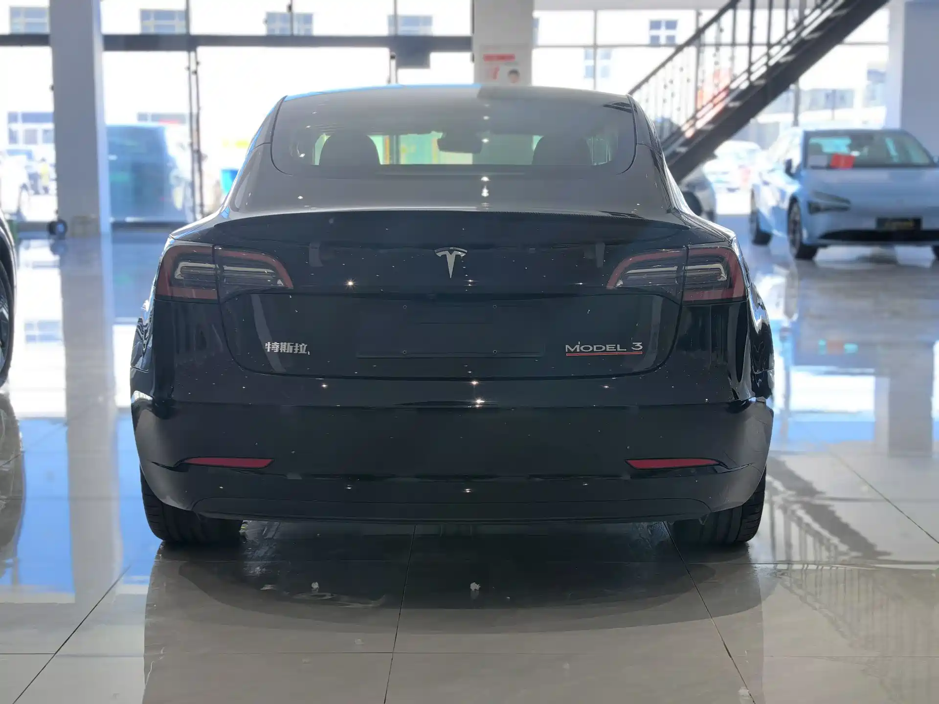 Фото 5 - Tesla Model 3