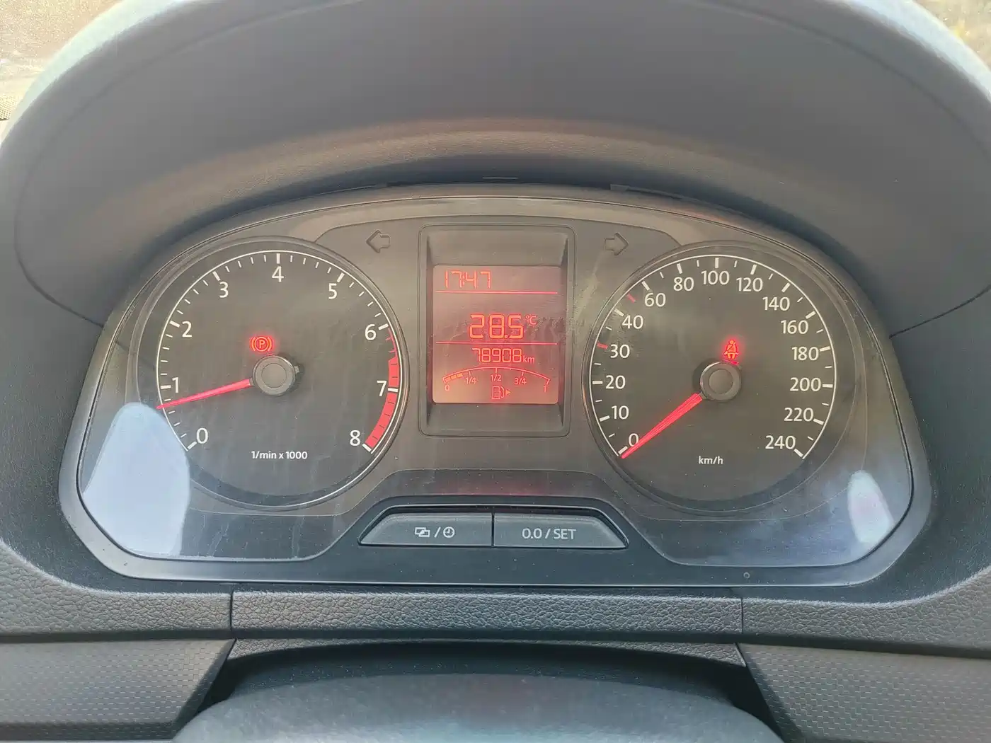 Volkswagen Jetta 2015 1.6L Manual Trend фото 13