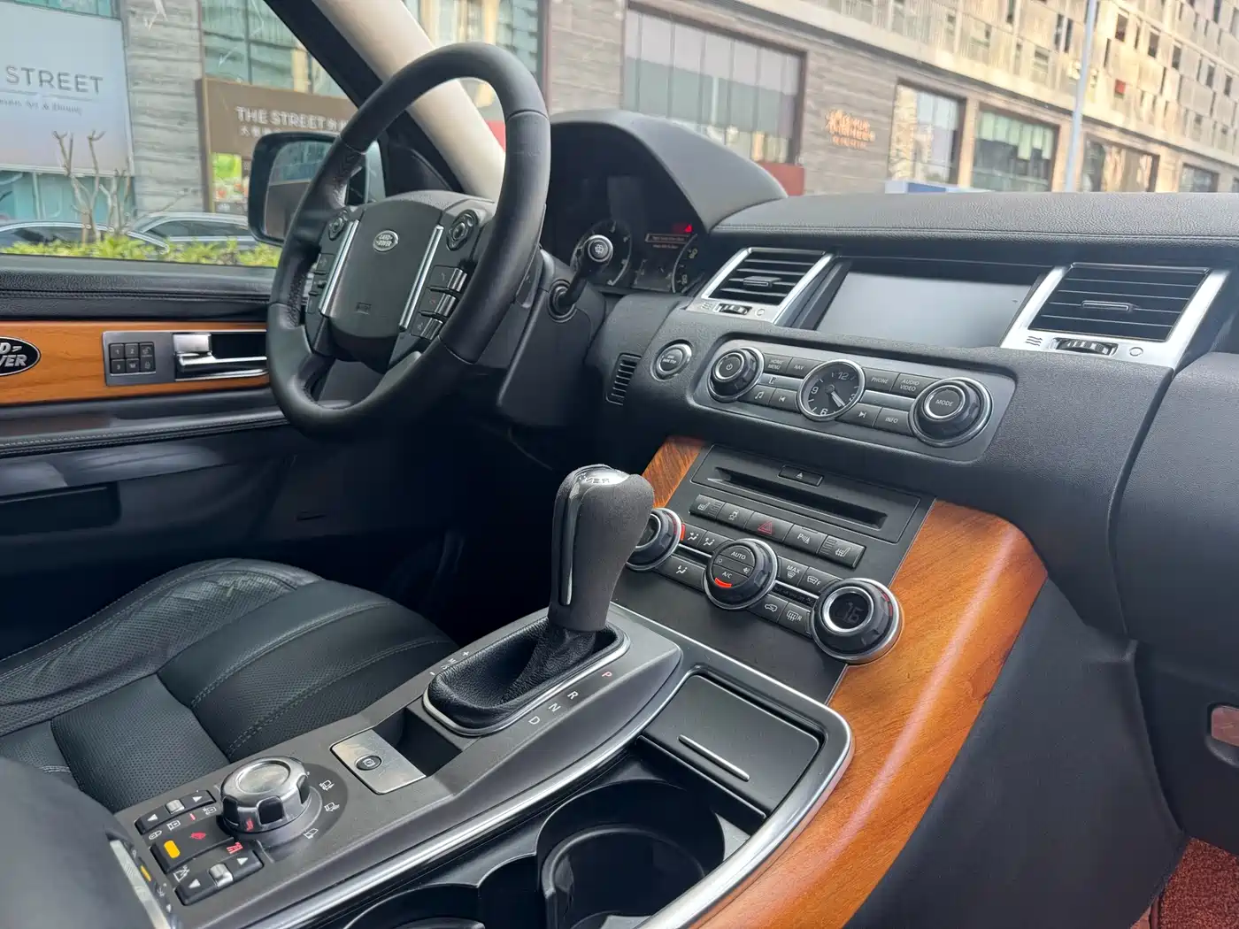Land Rover Range Rover Sport 2011 3.0 TDV6 Diesel фото 17