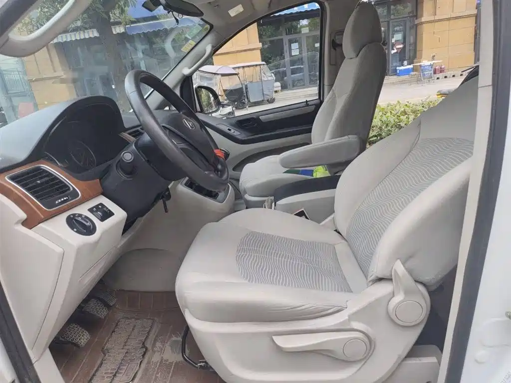 SAIC Maxus Maxus G10 2015 2.0T Manual Commemorative Edition фото 12