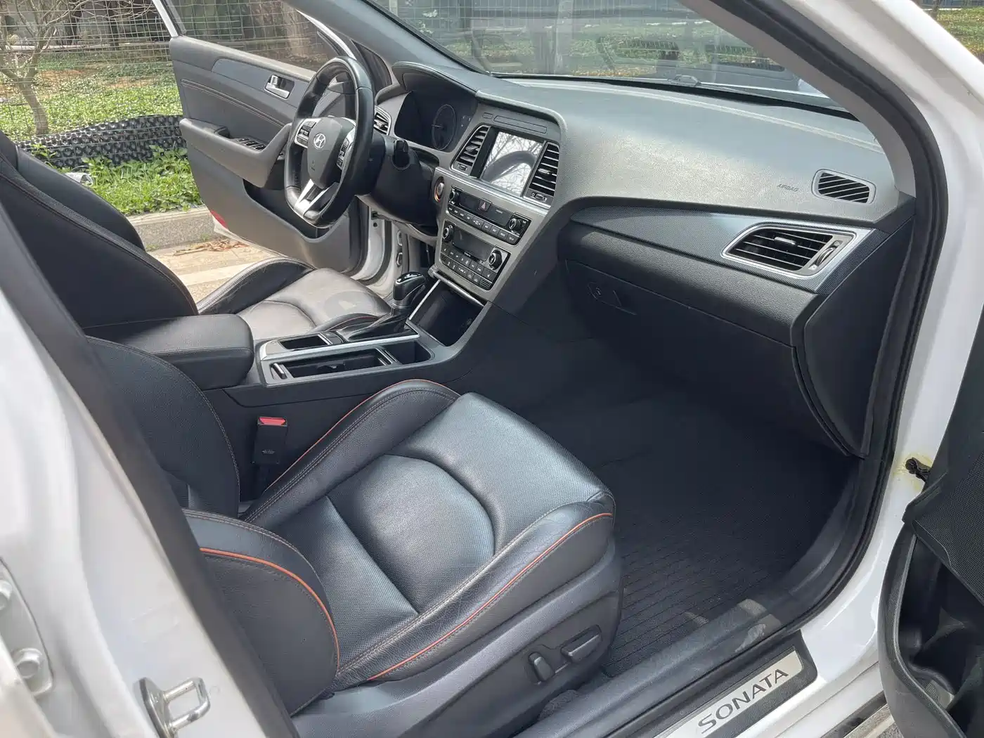 Hyundai Sonata 2015 1.6T GLS Smart фото 7