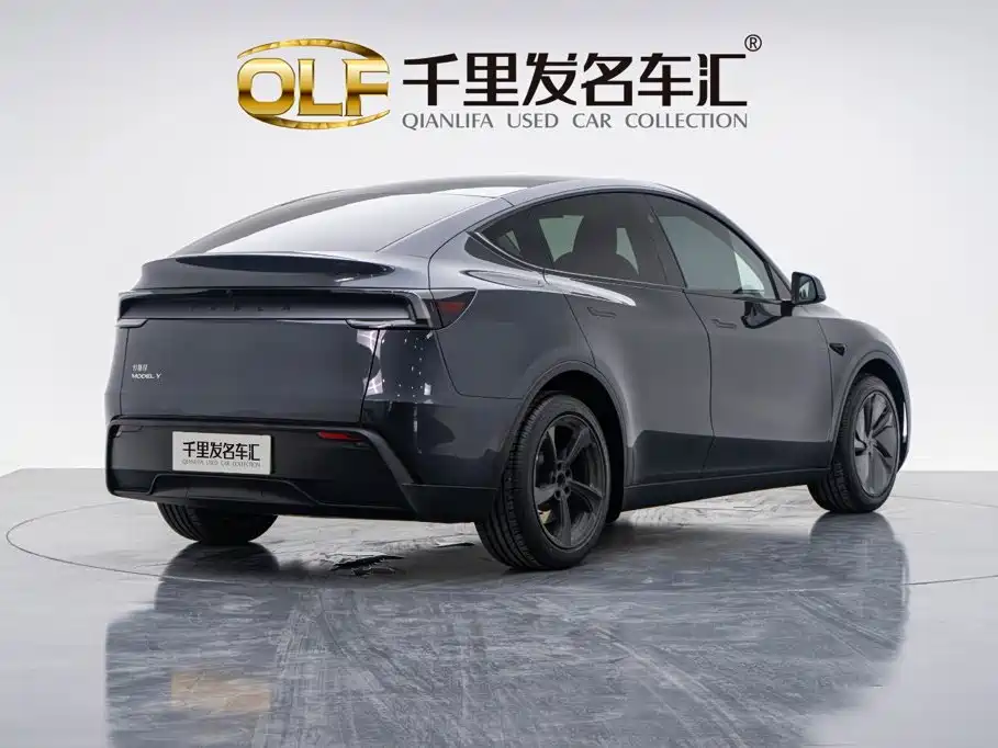 Фото 3 - Tesla Model Y
