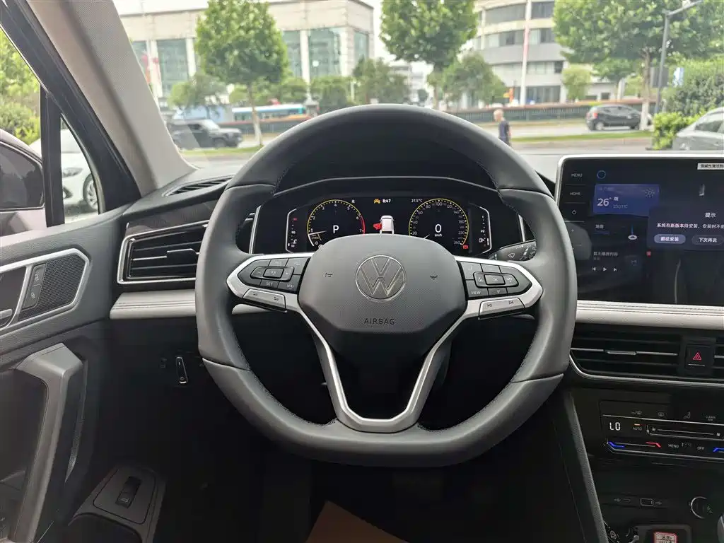 Volkswagen Tiguan L 2025 Model 300TSI Auto 2WD Dragon Edition фото 11