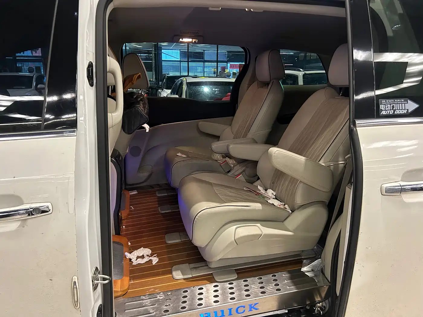 Buick GL8 2021 Land Business Class 652T Luxury фото 5