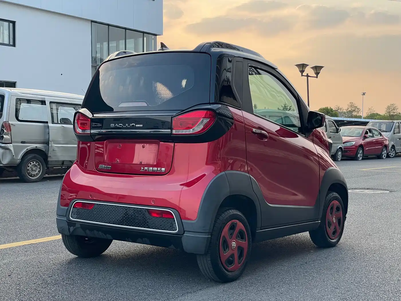 BAOJUN E100