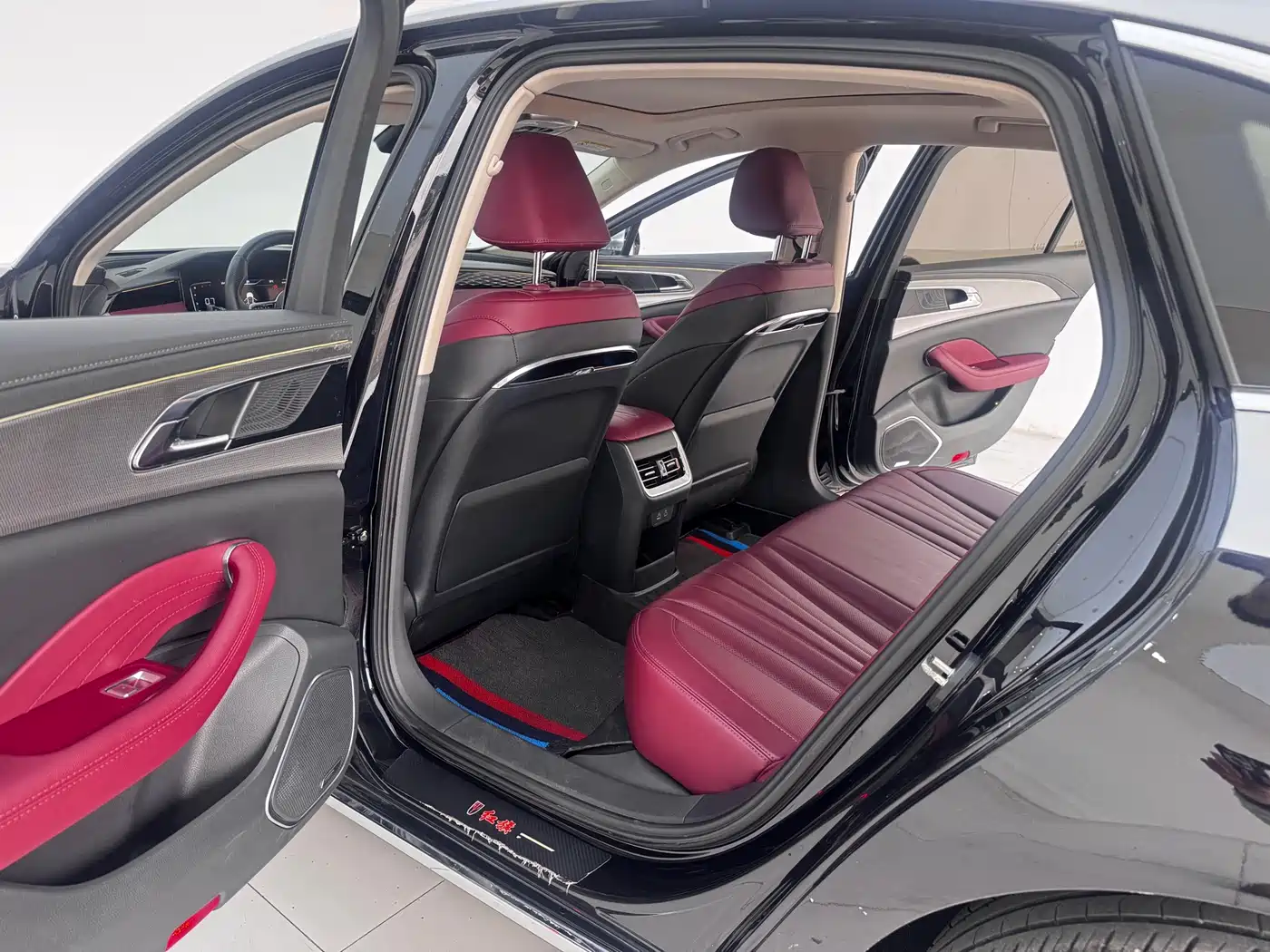Hongqi H5 2023 1.5T DCT Smart Connect Joy Edition фото 8