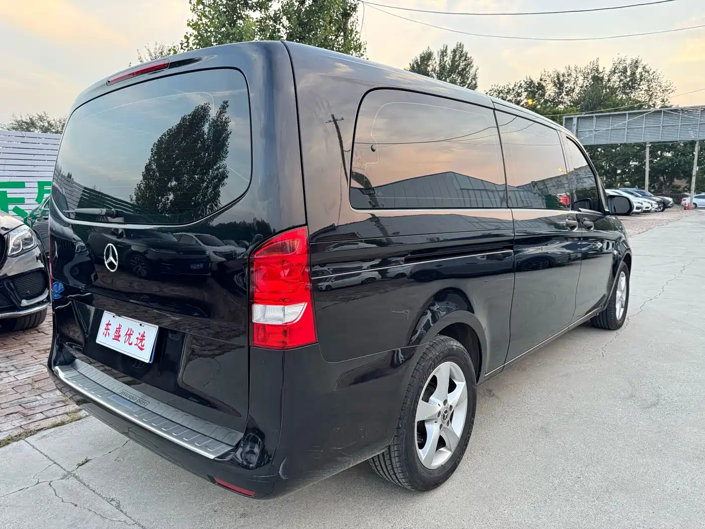 Mercedes-Benz Vito 2020 2.0T Elite Edition (7-seater) фото 6