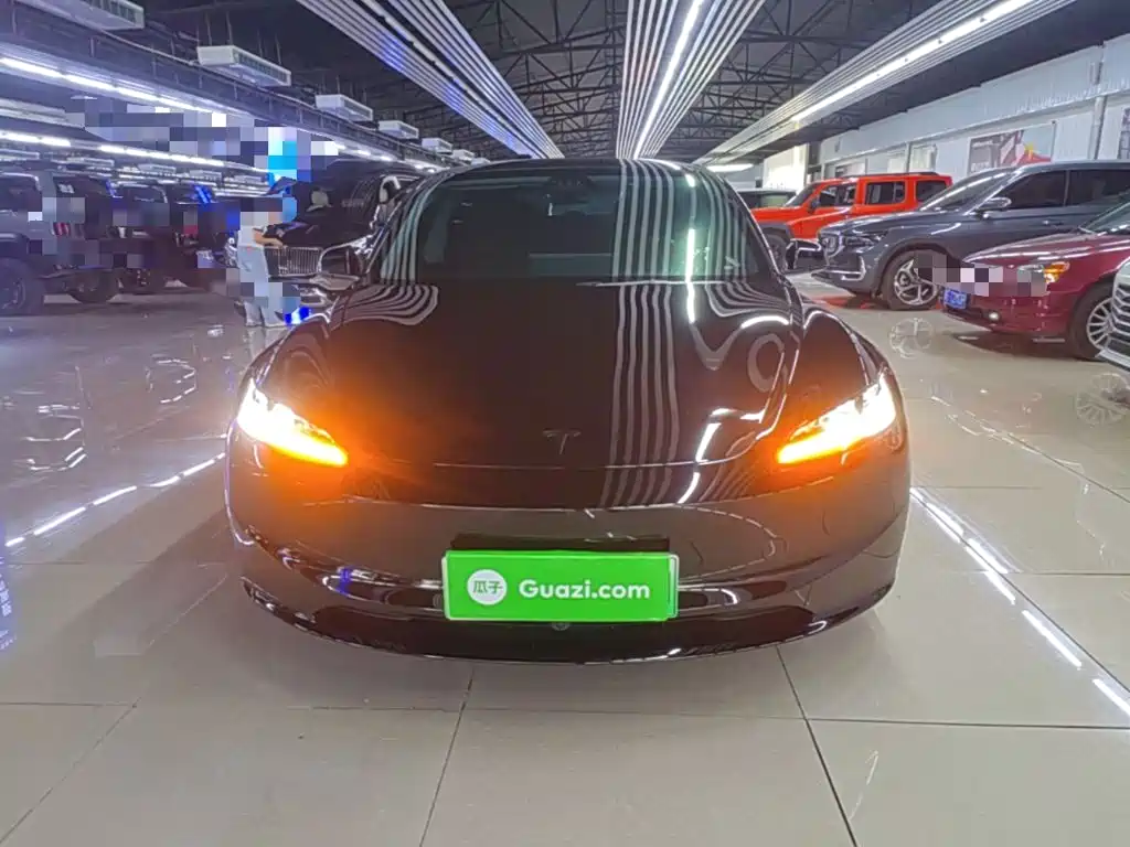 Tesla Model 3 2026 2025 Model Year Facelift Rear-Wheel Drive