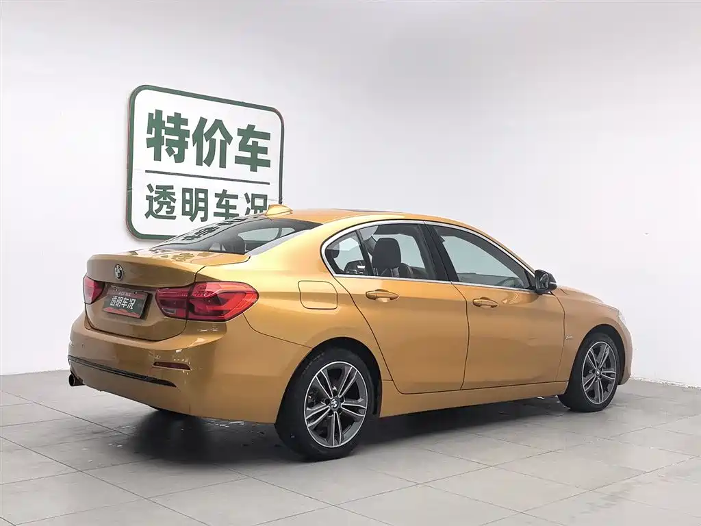 BMW 1 Series 2017 118i Sport фото 2