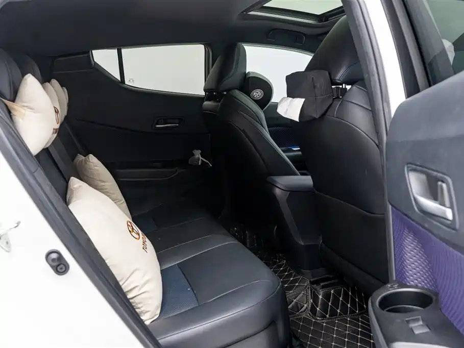 Toyota C-HR 2020 Model 2.0L Leading фото 14