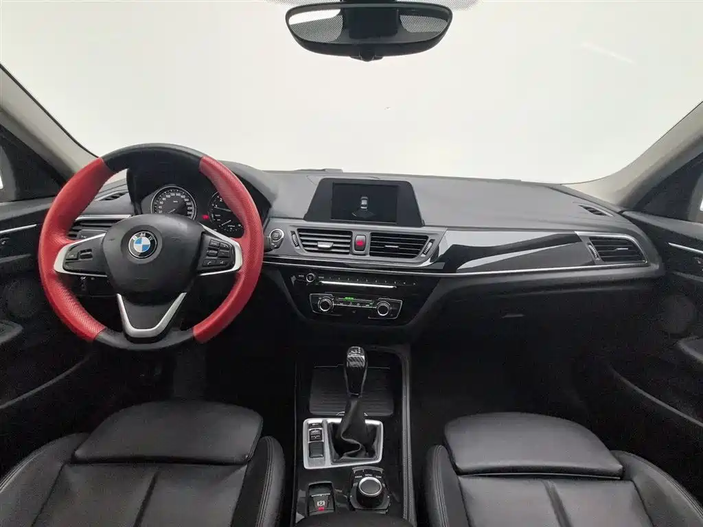 BMW 1 Series 2017 118i Sport фото 5