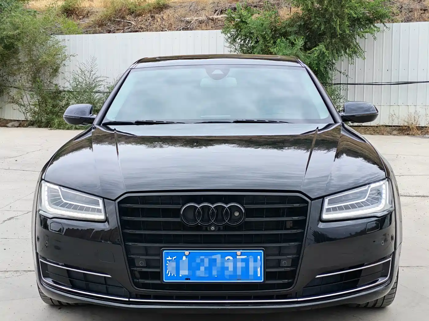 Photo 2 - Audi A8