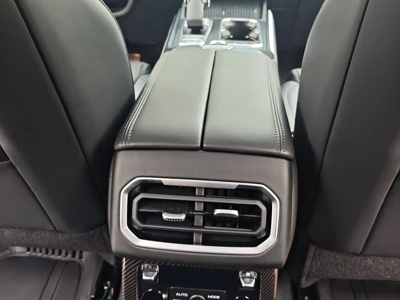 Tank 400 New Energy 2024 Hi4-T Off-Road Edition фото 11
