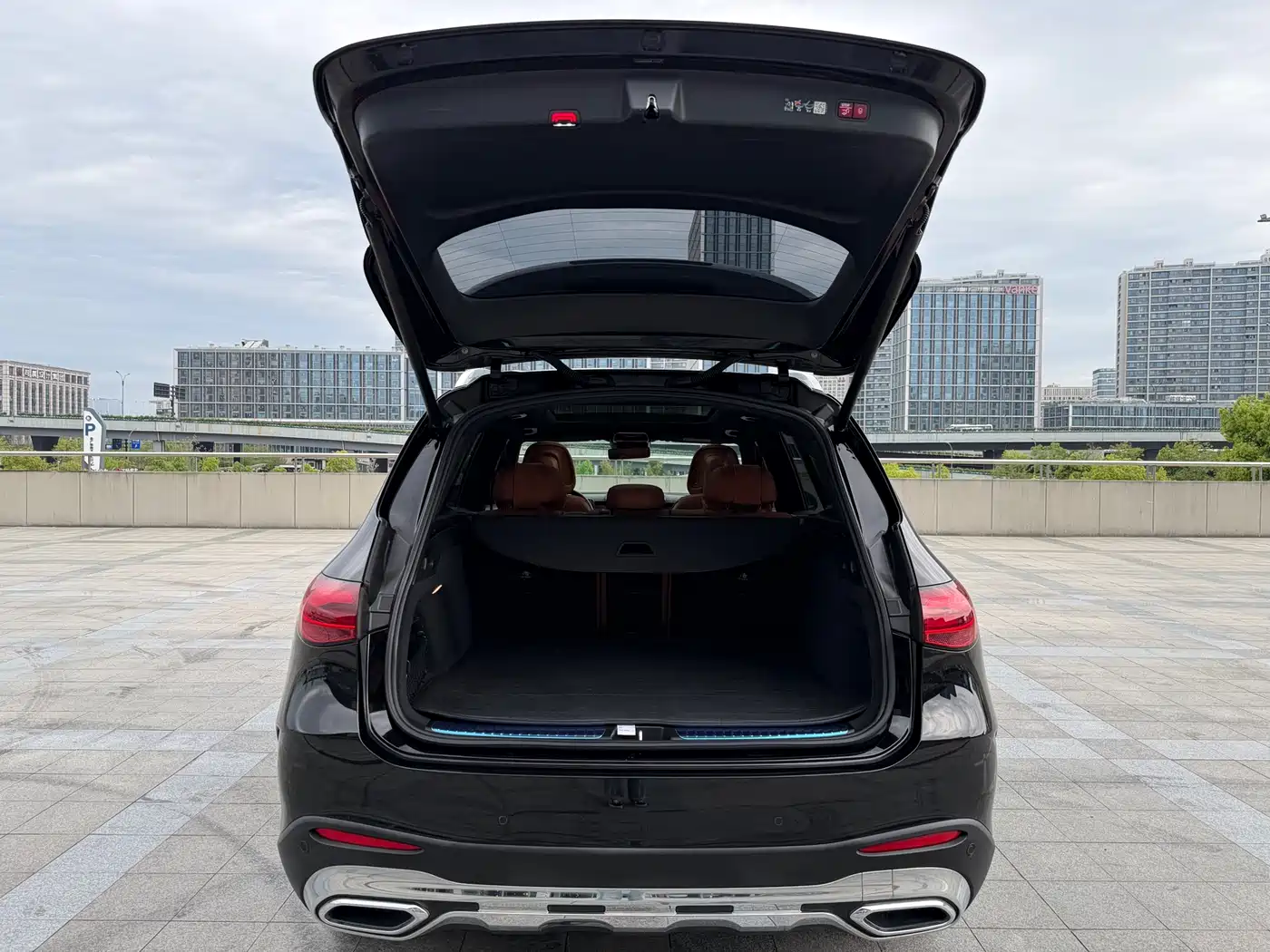 Mercedes-Benz GLC 2024 GLC 260 L 4MATIC Luxury 5-seater фото 10