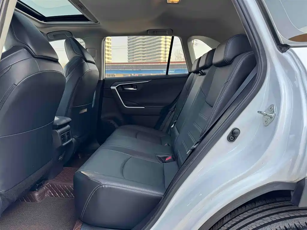 Toyota Wildlander 2022 2.0L CVT FWD Luxury Edition фото 16