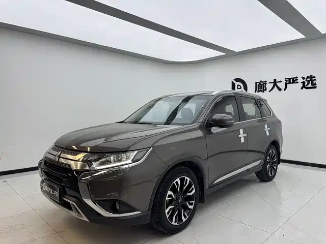 MITSUBISHI OUTLANDER