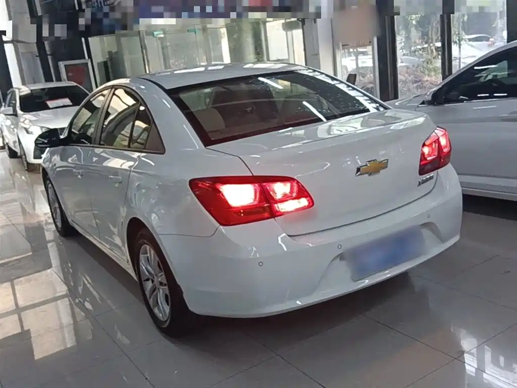 Chevrolet Cruze 2015 1.5L Classic SE AT фото 5