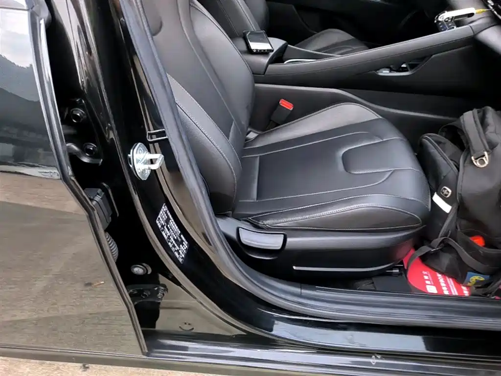 Hyundai Elantra 2021 1.5L CVT GLX Elite Edition фото 25