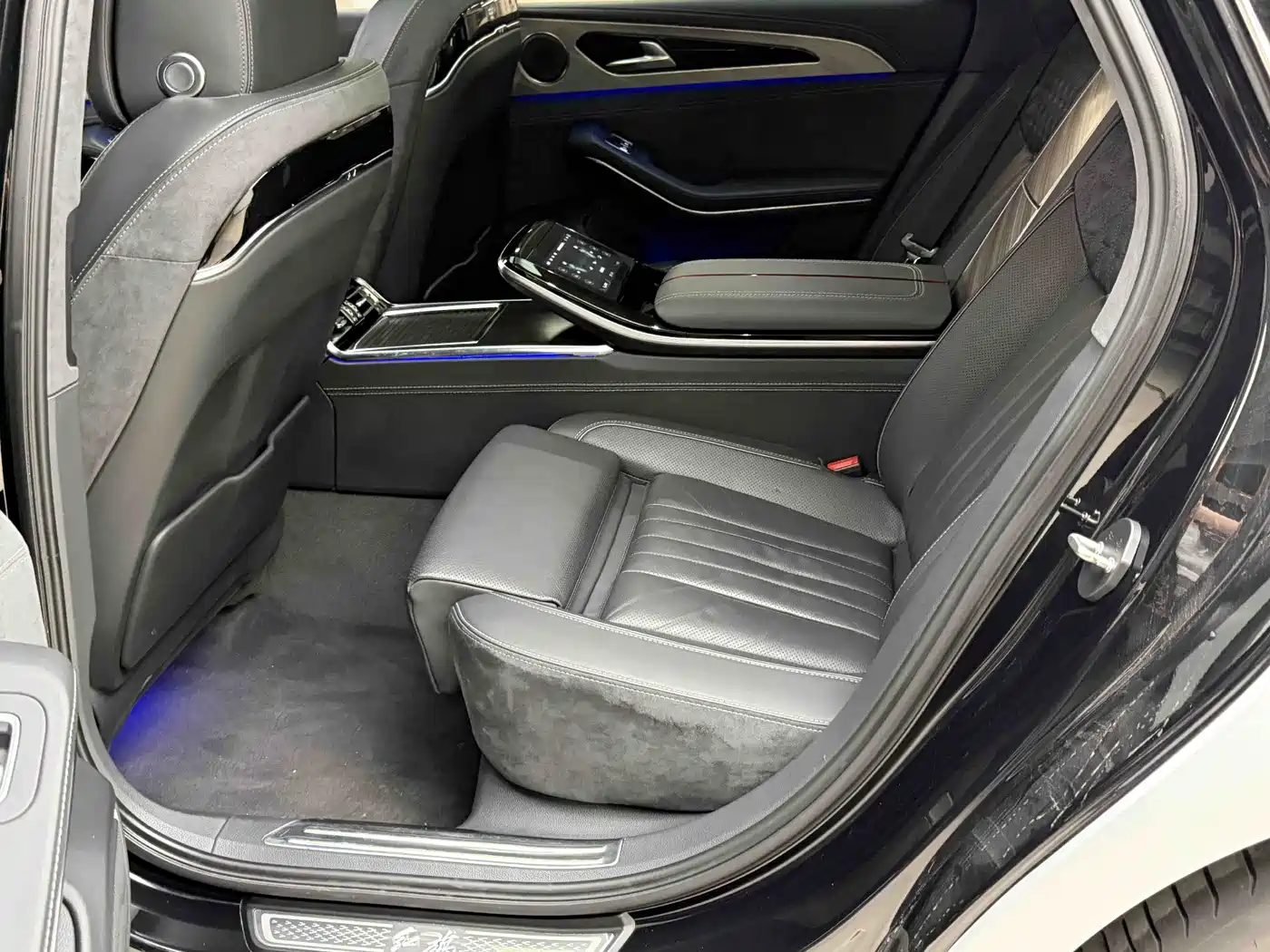 Hongqi H9 2022 3.0T Smart Connect Flag Leader 4-Seater фото 10