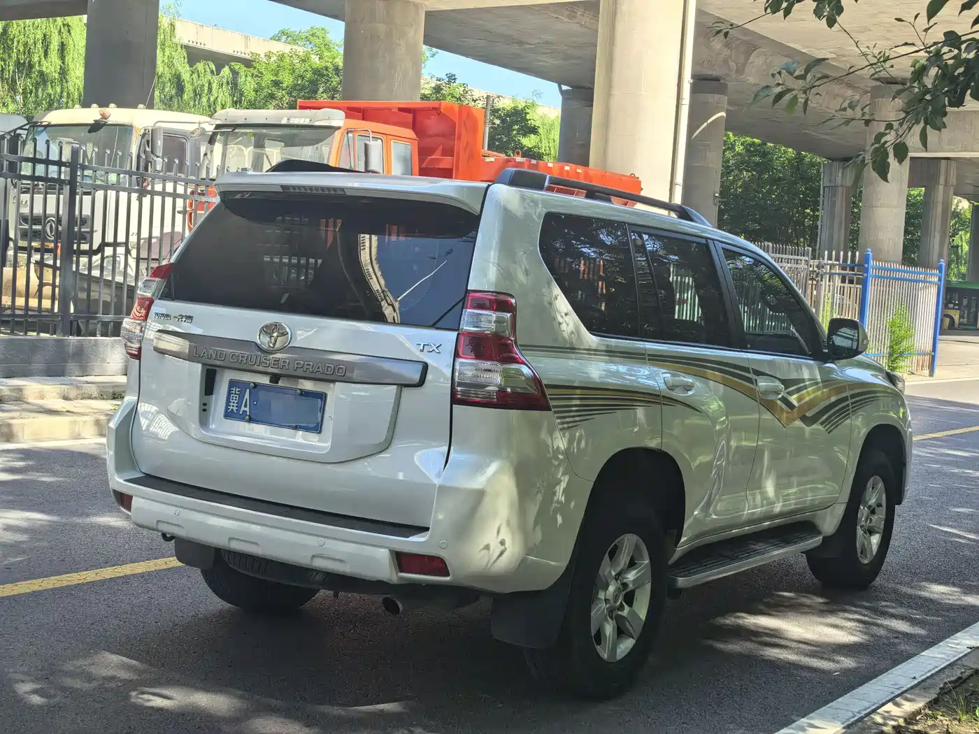 Toyota Prado 2016 3.5L Auto TX-L фото 4
