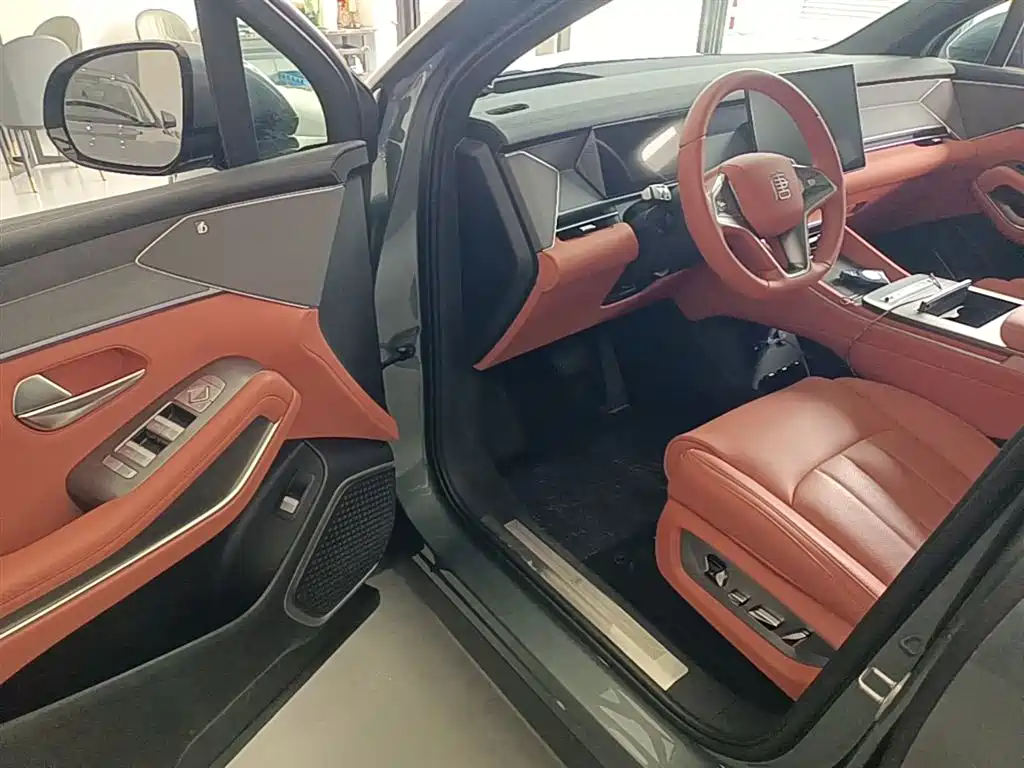 BYD Tang L 2025 DM 175KM Drone Player Edition фото 16