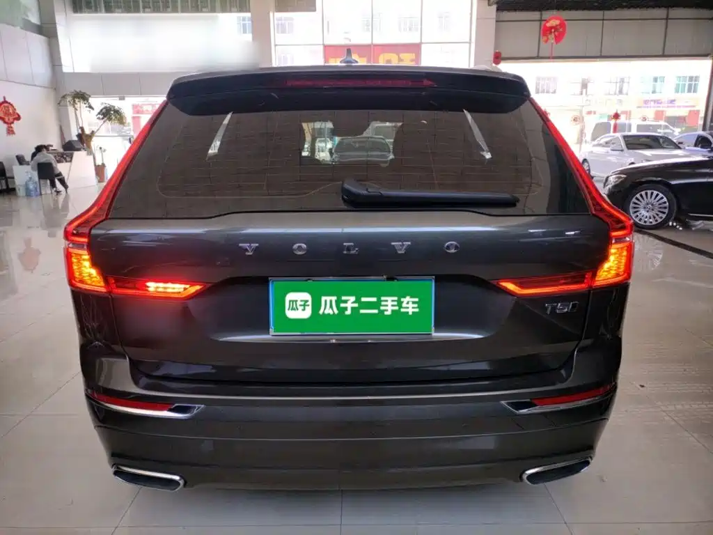 Фото 4 - Volvo XC60