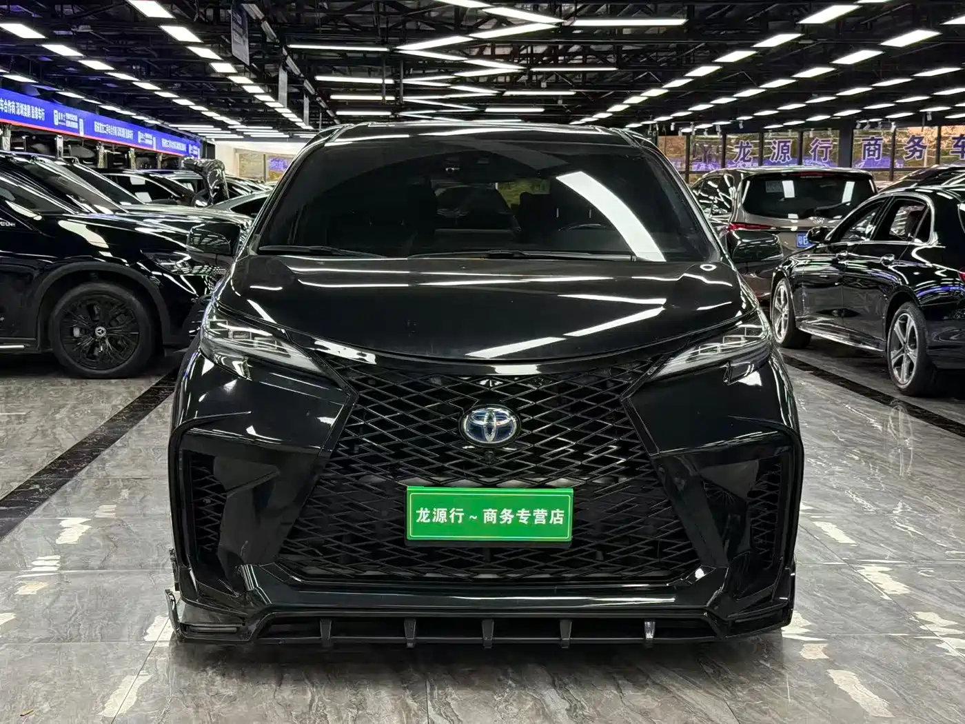 Toyota Sienna 2024 2.5L Hybrid Comfort Edition фото 2