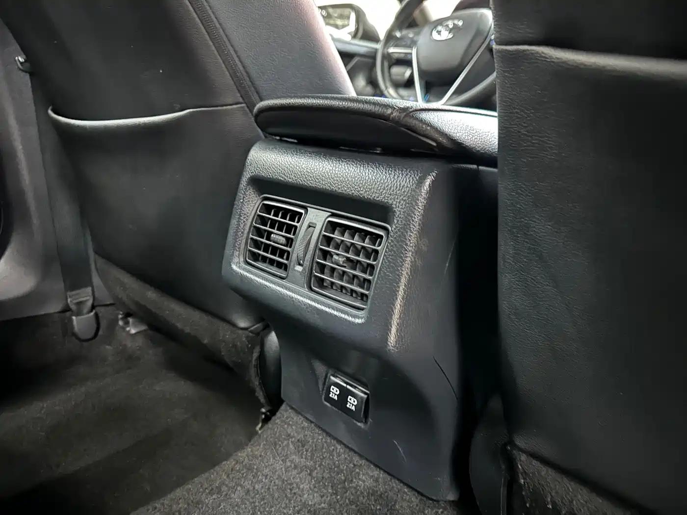 Toyota Camry 2018 2.5G Luxury Edition фото 15