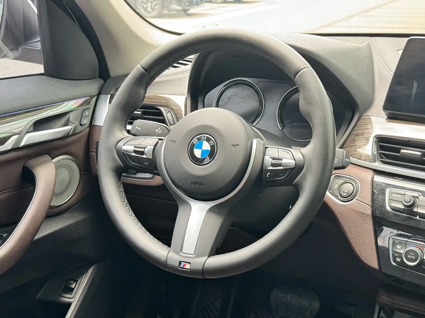 BMW X1 2022 xDrive25Li Premium фото 8