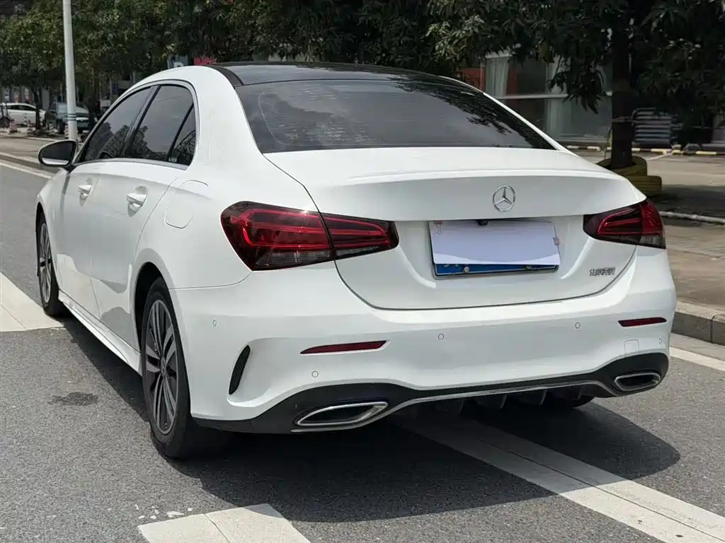 Mercedes-Benz A-Class 2019 A 180 L Sport Sedan фото 24