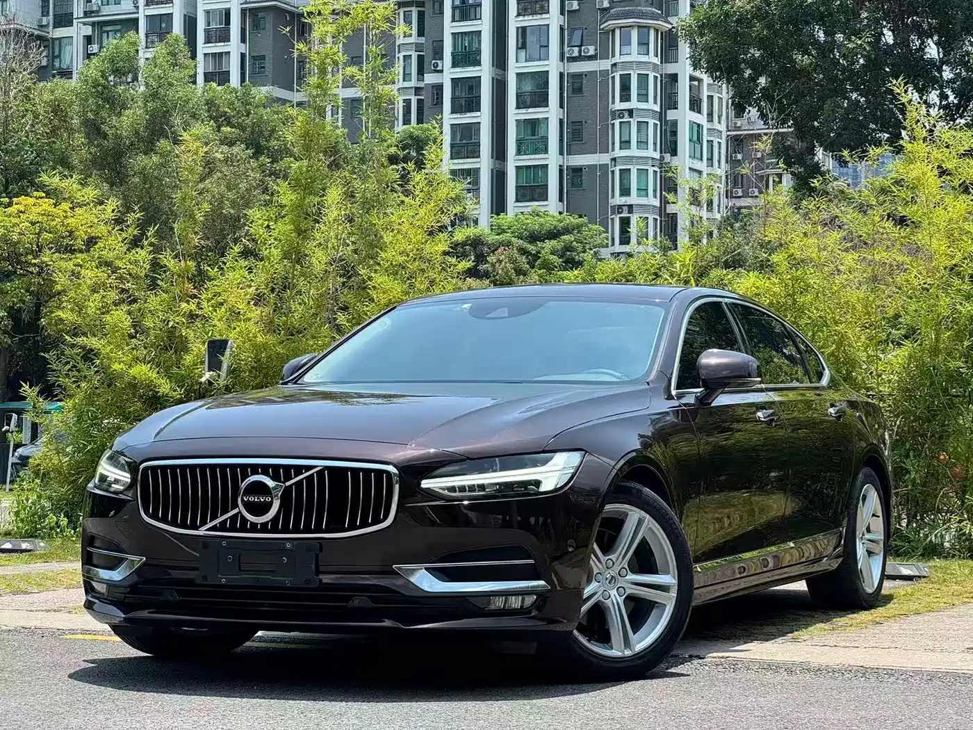 Фото 1 - Volvo S90