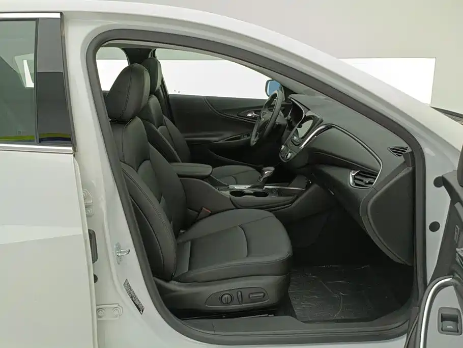صورة 8 - Chevrolet Malibu XL