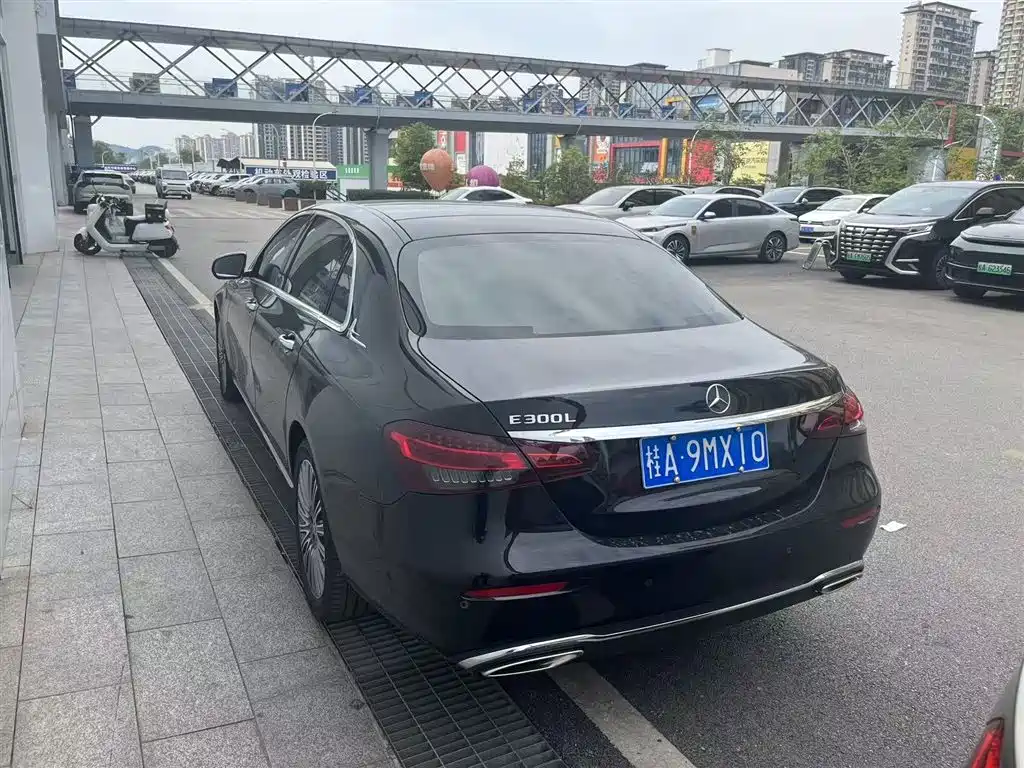 MERCEDES-BENZ E-CLASS
