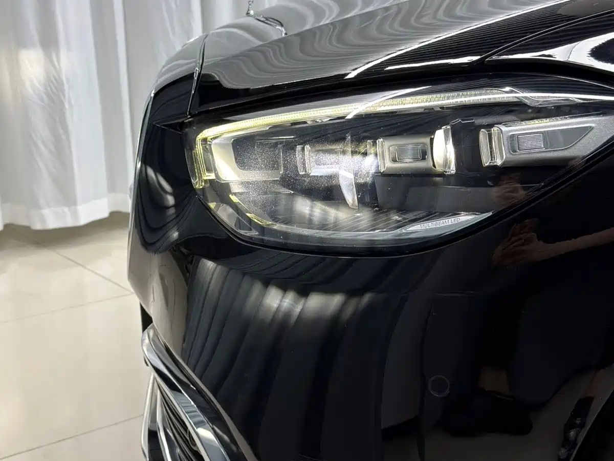 Фото 18 - Mercedes-Benz S-Class