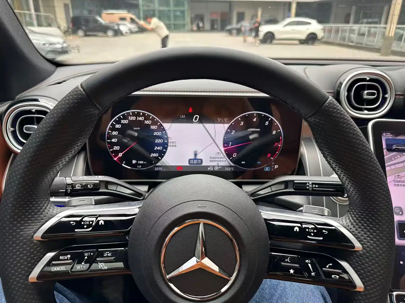 Mercedes-Benz GLC 2023 GLC 300 L 4MATIC Sport 5-Seater фото 5