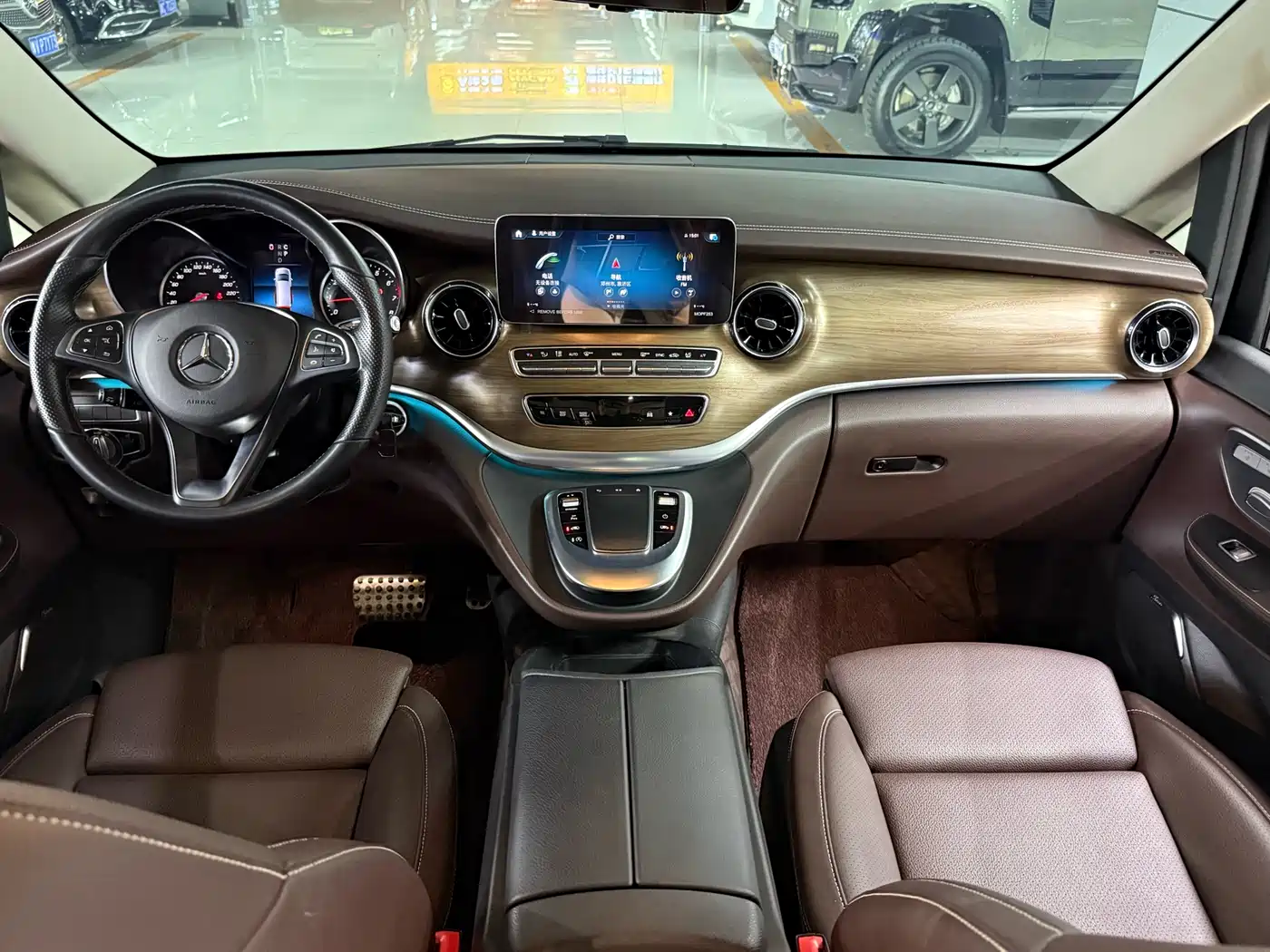Mercedes-Benz V-Class 2022 V 260 L Long Wheelbase Prestige Edition фото 11