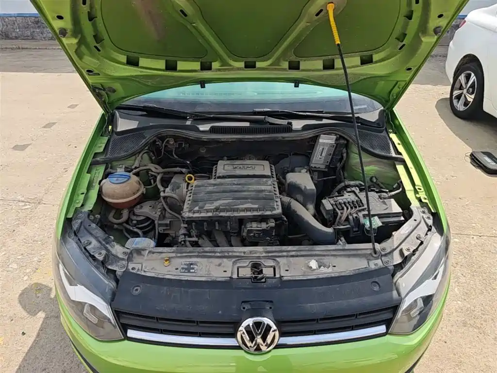 Volkswagen Polo 2016 1.4L Automatic Trend фото 20