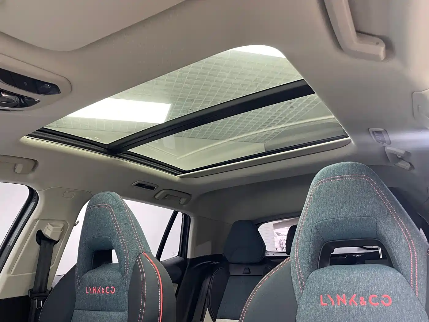 Lynk & Co 06 2023 Remix 1.5T Shine Halo фото 9