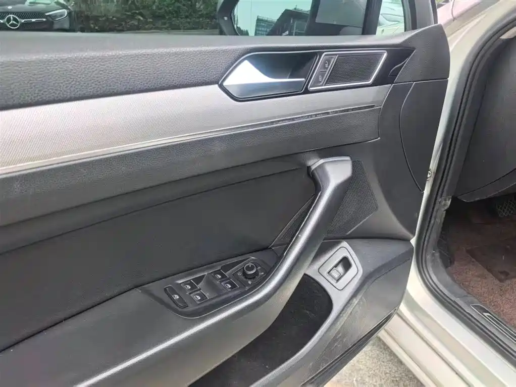 Volkswagen Magotan 2018 330TSI DSG Leading фото 14