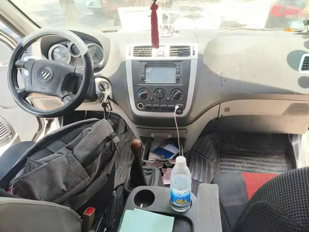 Foton Mopaike E 2014 2014 2.0L Fortune Express Classic Edition Basic 4Gi-VVT